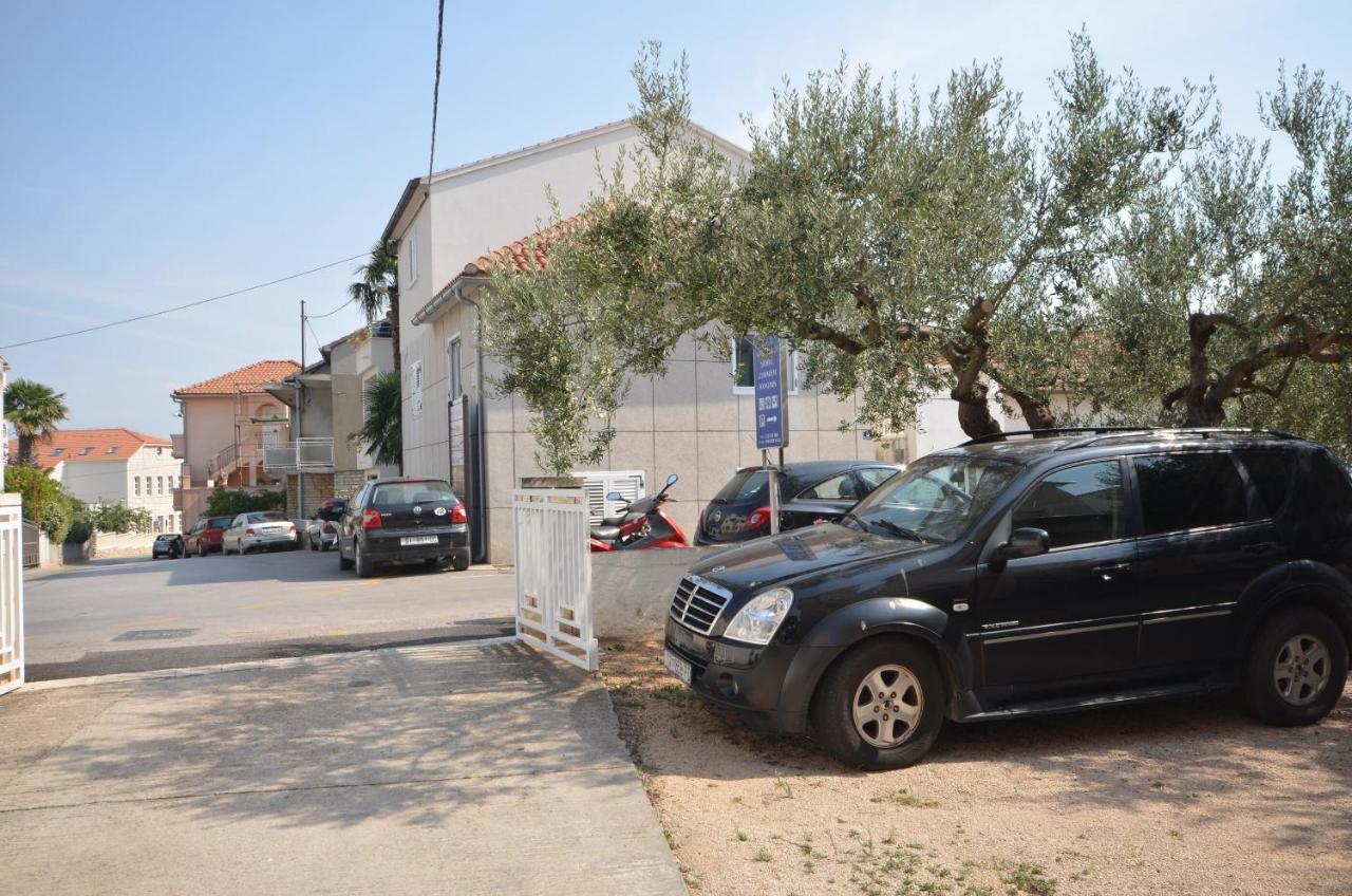 Apartment And Rooms Mrkovic Vodice Exterior foto