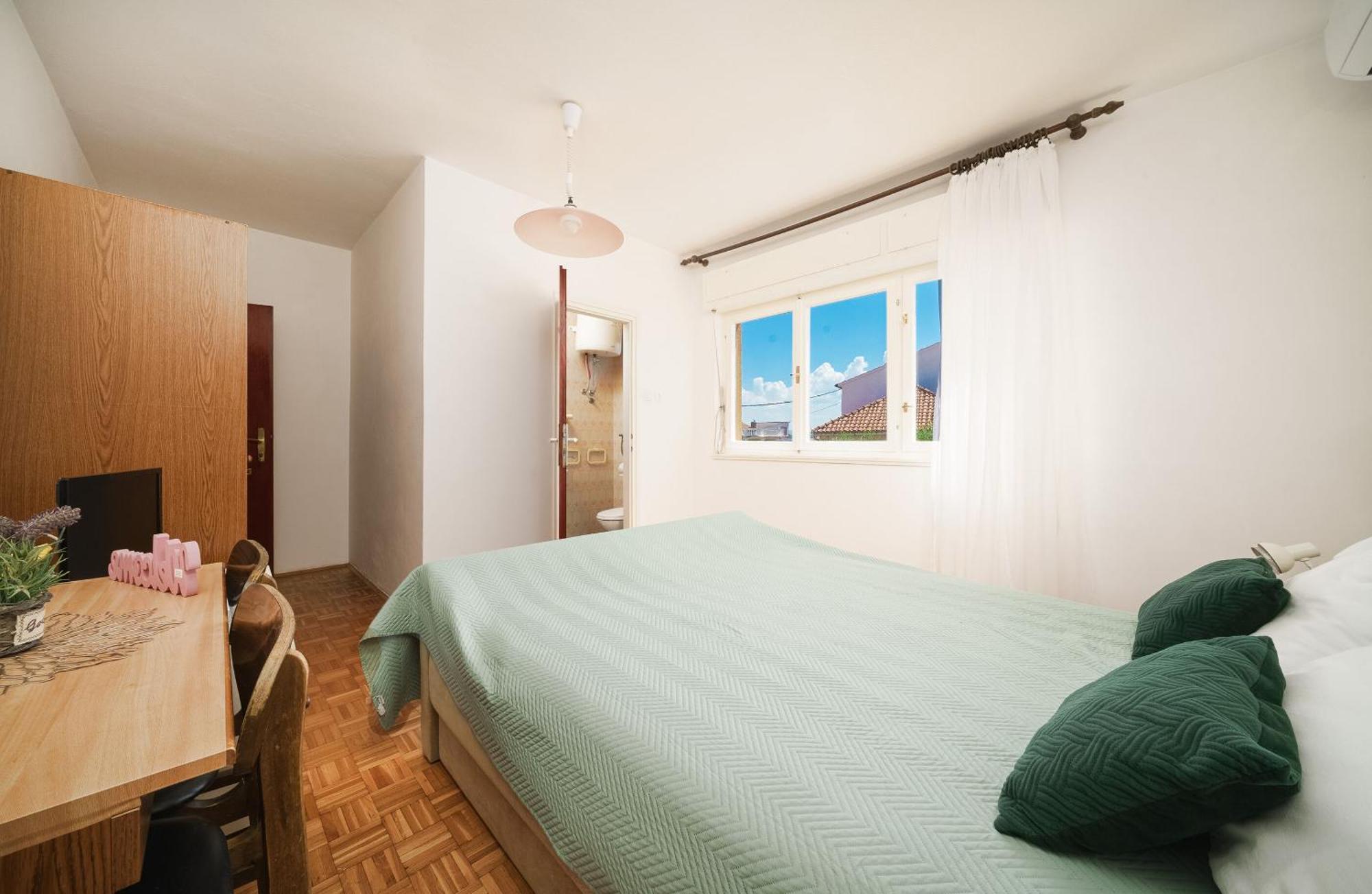 Apartment And Rooms Mrkovic Vodice Exterior foto
