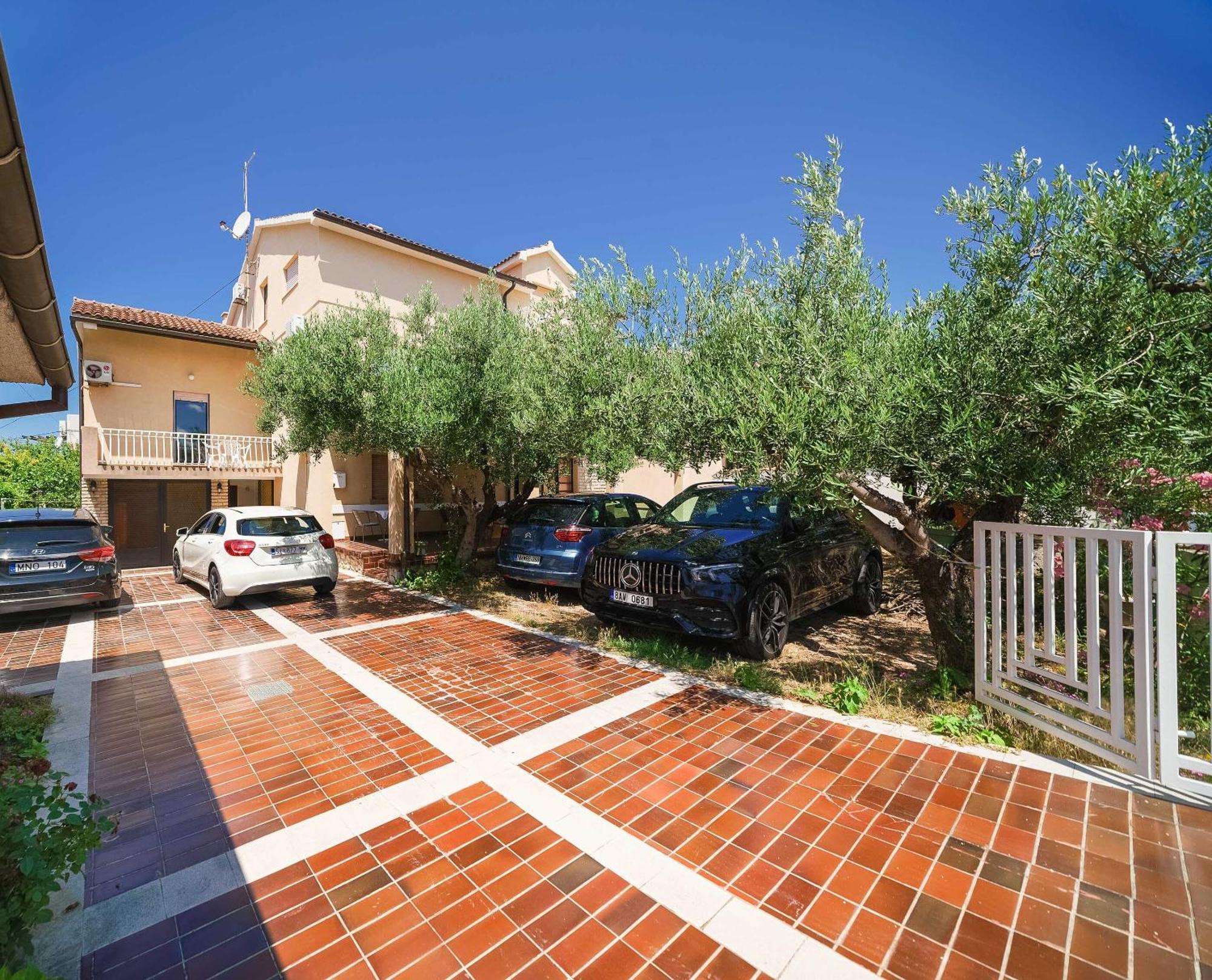 Apartment And Rooms Mrkovic Vodice Exterior foto