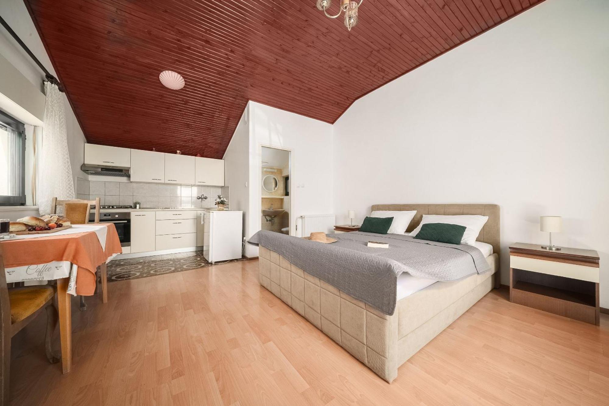 Apartment And Rooms Mrkovic Vodice Exterior foto